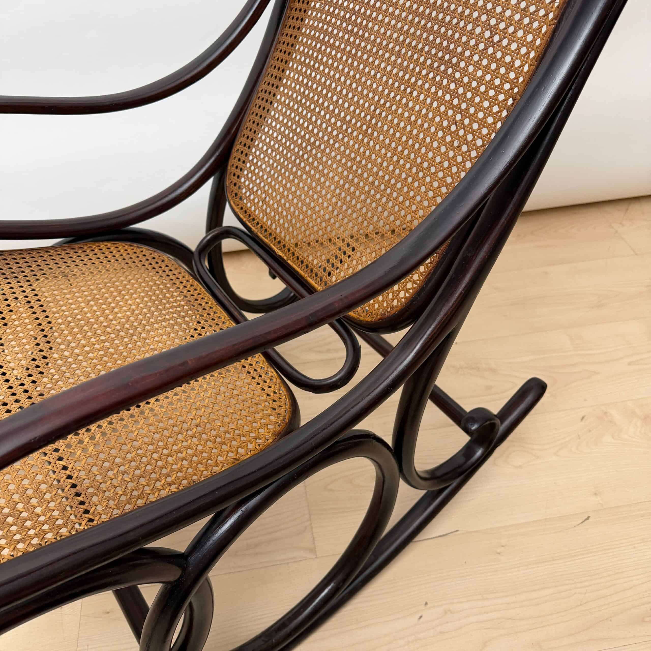 Art Nouveau Bentwood Rocking Chair by Thonet, Austria, circa 1900 - Image 15