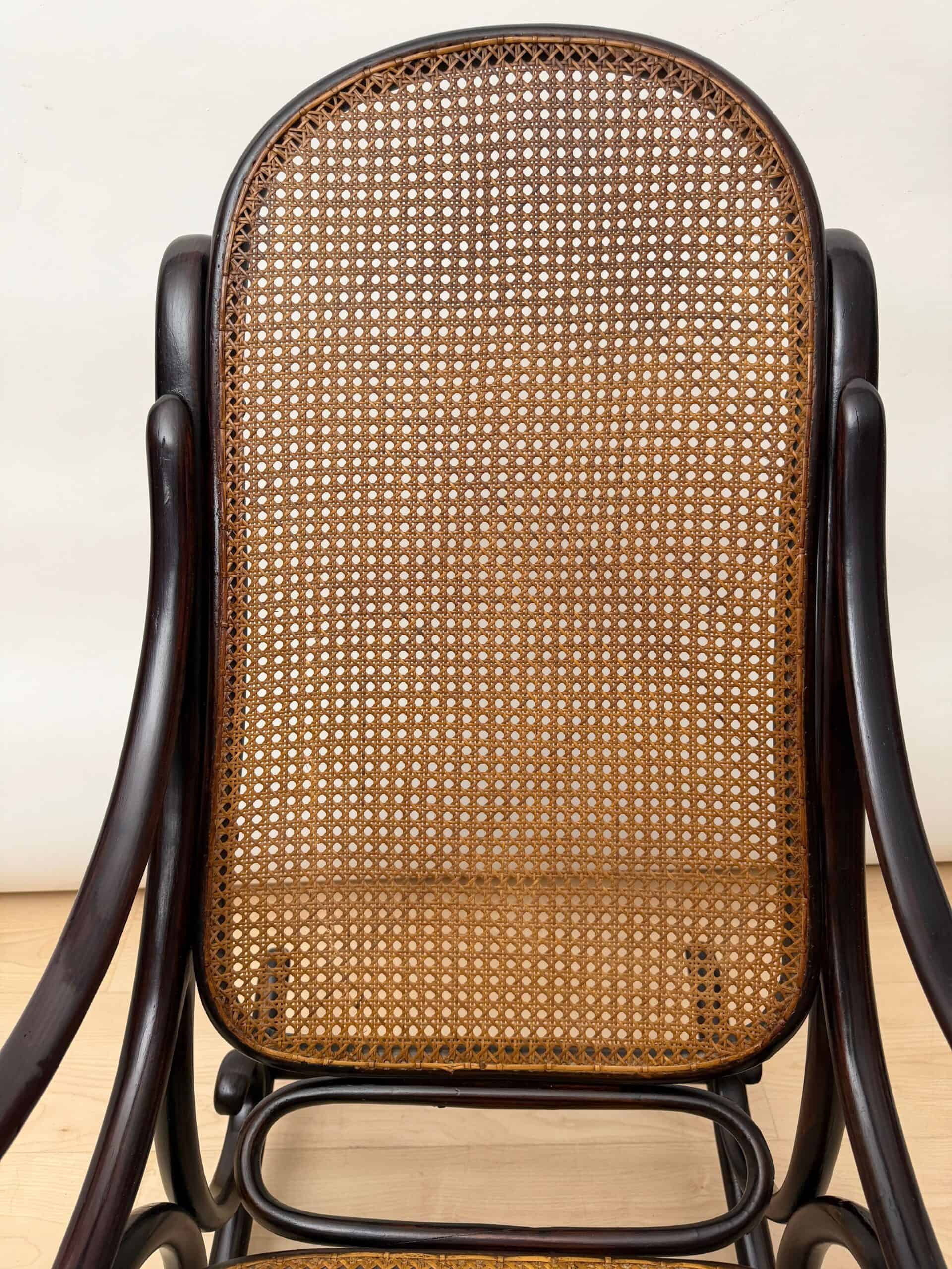 Art Nouveau Bentwood Rocking Chair by Thonet, Austria, circa 1900 - Image 17