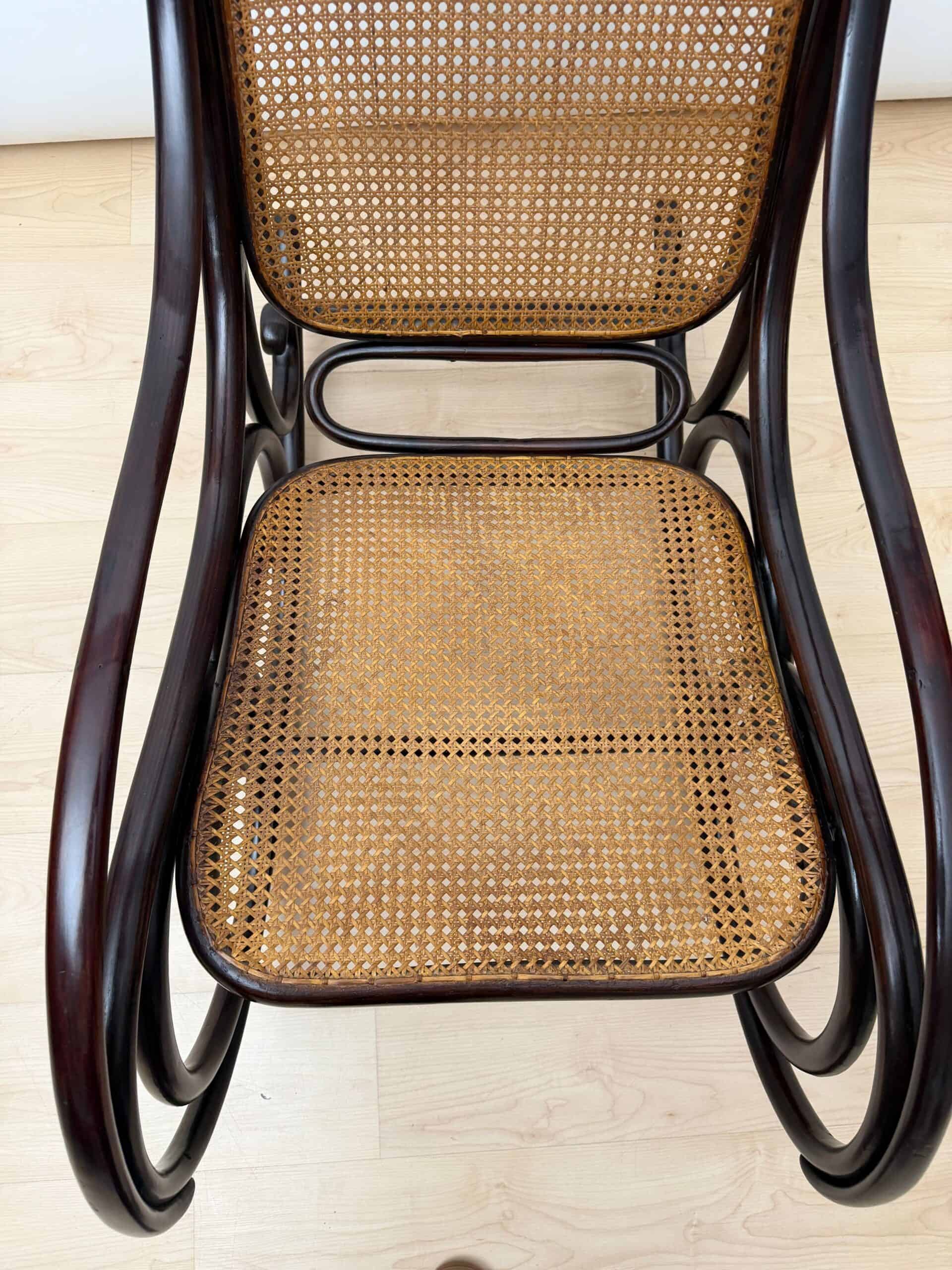 Art Nouveau Bentwood Rocking Chair by Thonet, Austria, circa 1900 - Image 18