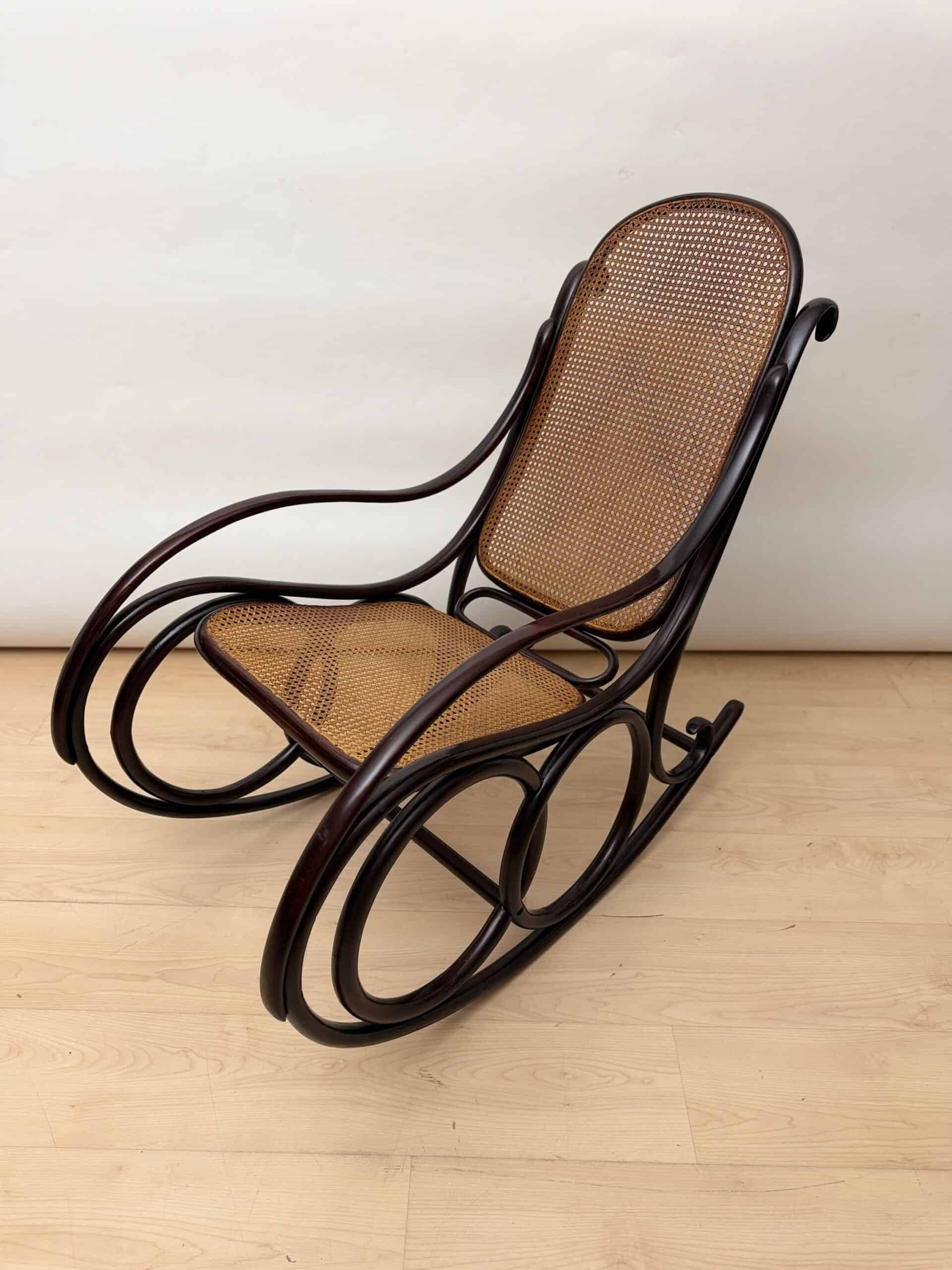 Art Nouveau Bentwood Rocking Chair by Thonet, Austria, circa 1900 - Image 8