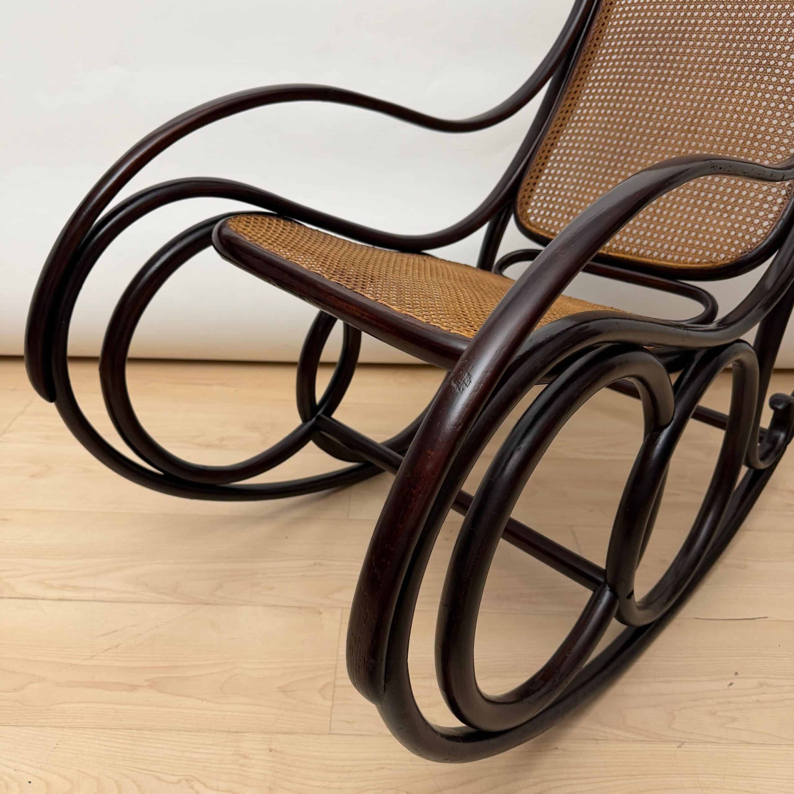 Art Nouveau Bentwood Rocking Chair by Thonet, Austria, circa 1900 - Image 9