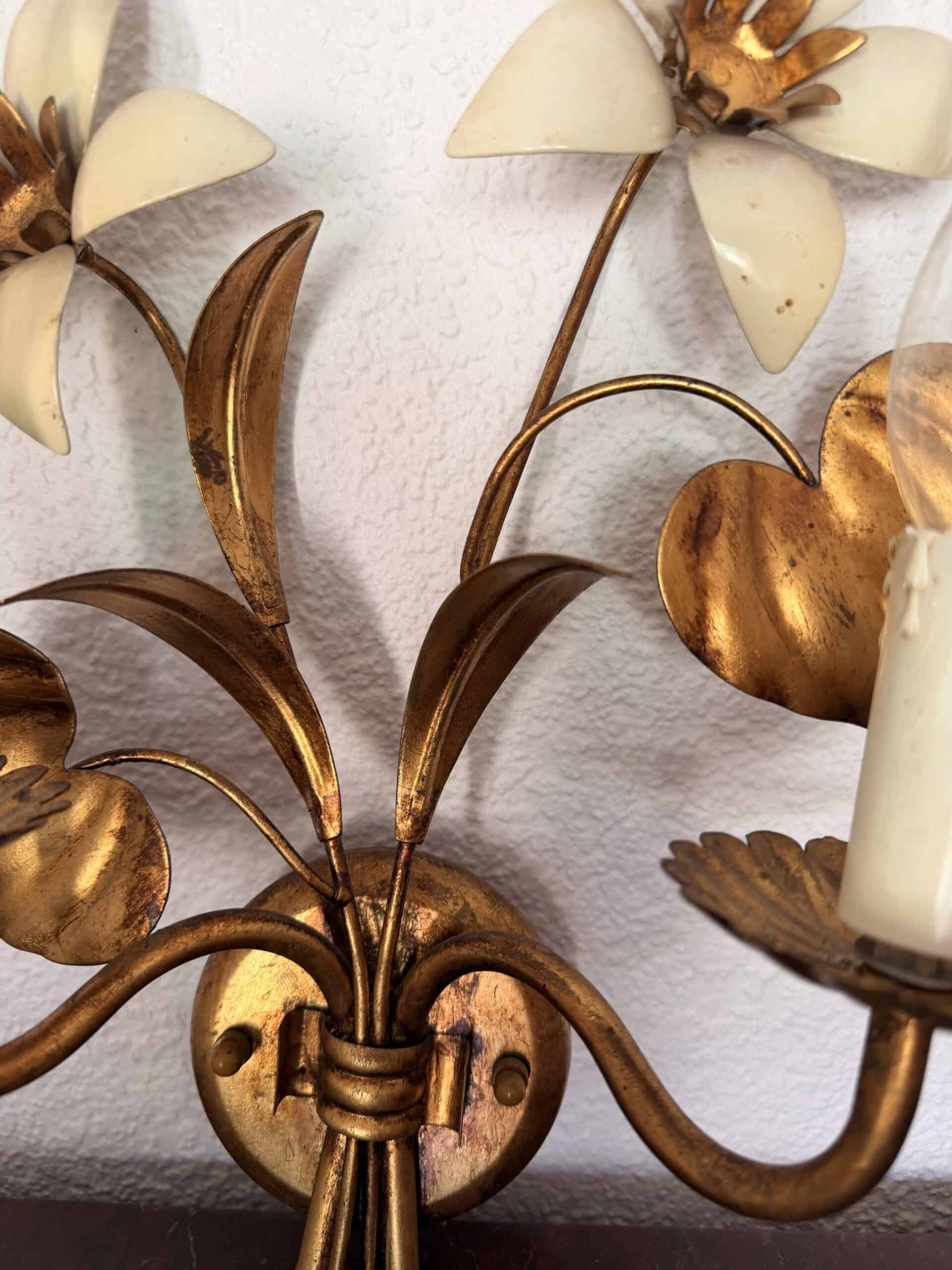 Pair of French Gilt Metal Floral Wall Sconces in the Style of Maison Charles, circa 1960s - Image 2