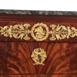 Exceptional French Empire Mahogany Commode with Extensive Gilt-Bronze Mounts, circa 1810 - Image 3