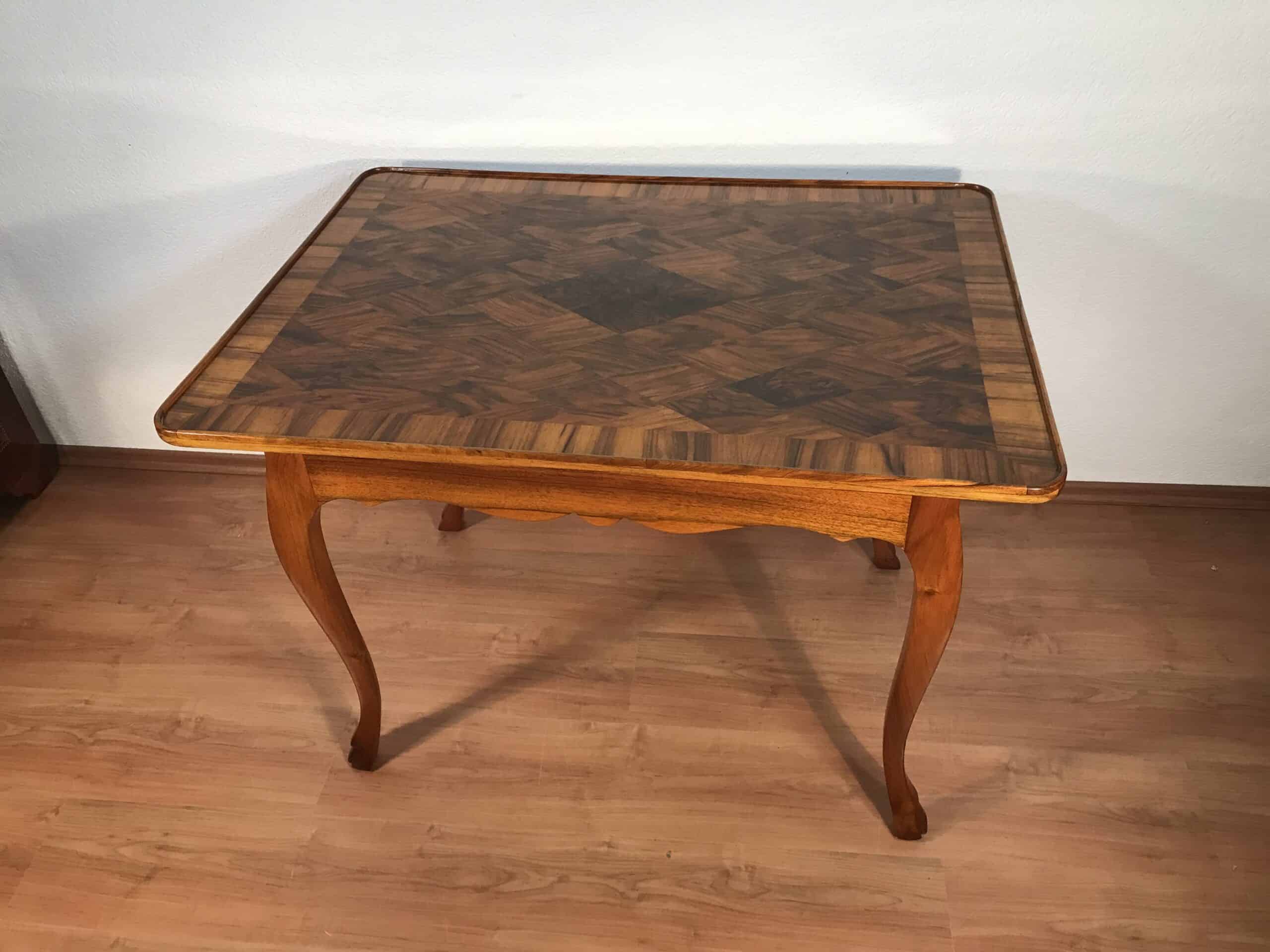 German Baroque Walnut Table with Parquetry, 1750 - Image 3