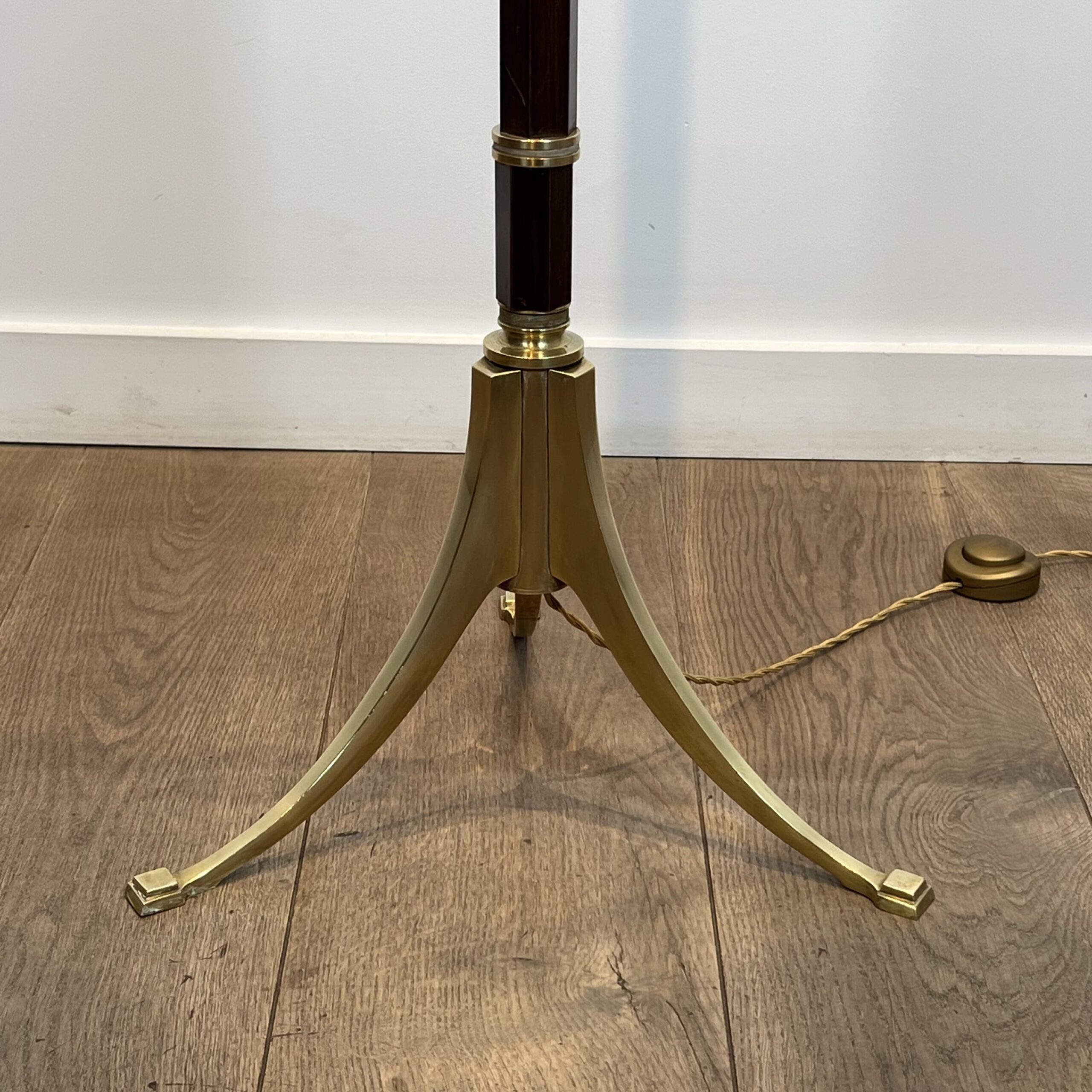 Maison Baguès Style Mahogany and Gilt Brass Floor Reading Lamp - Detail Five - Styylish