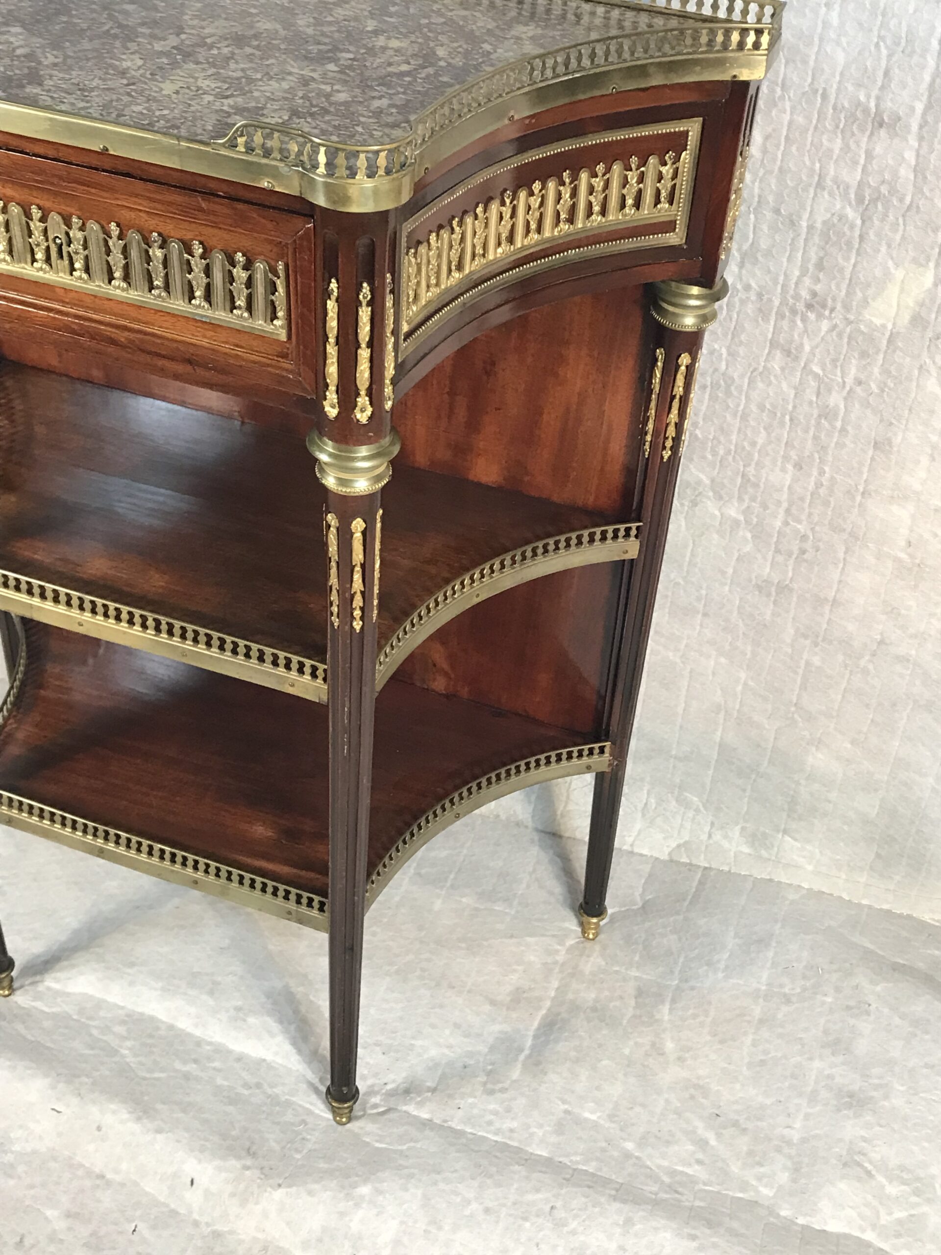 French Louis XVI Style Mahogany Étagère with Marble Top and Gilt-Bronze Mounts - Image 9