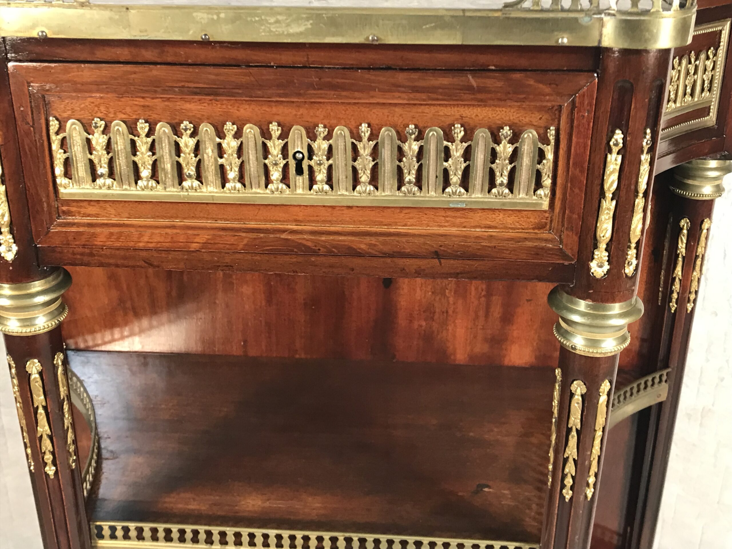 French Louis XVI Style Mahogany Étagère with Marble Top and Gilt-Bronze Mounts - Image 8