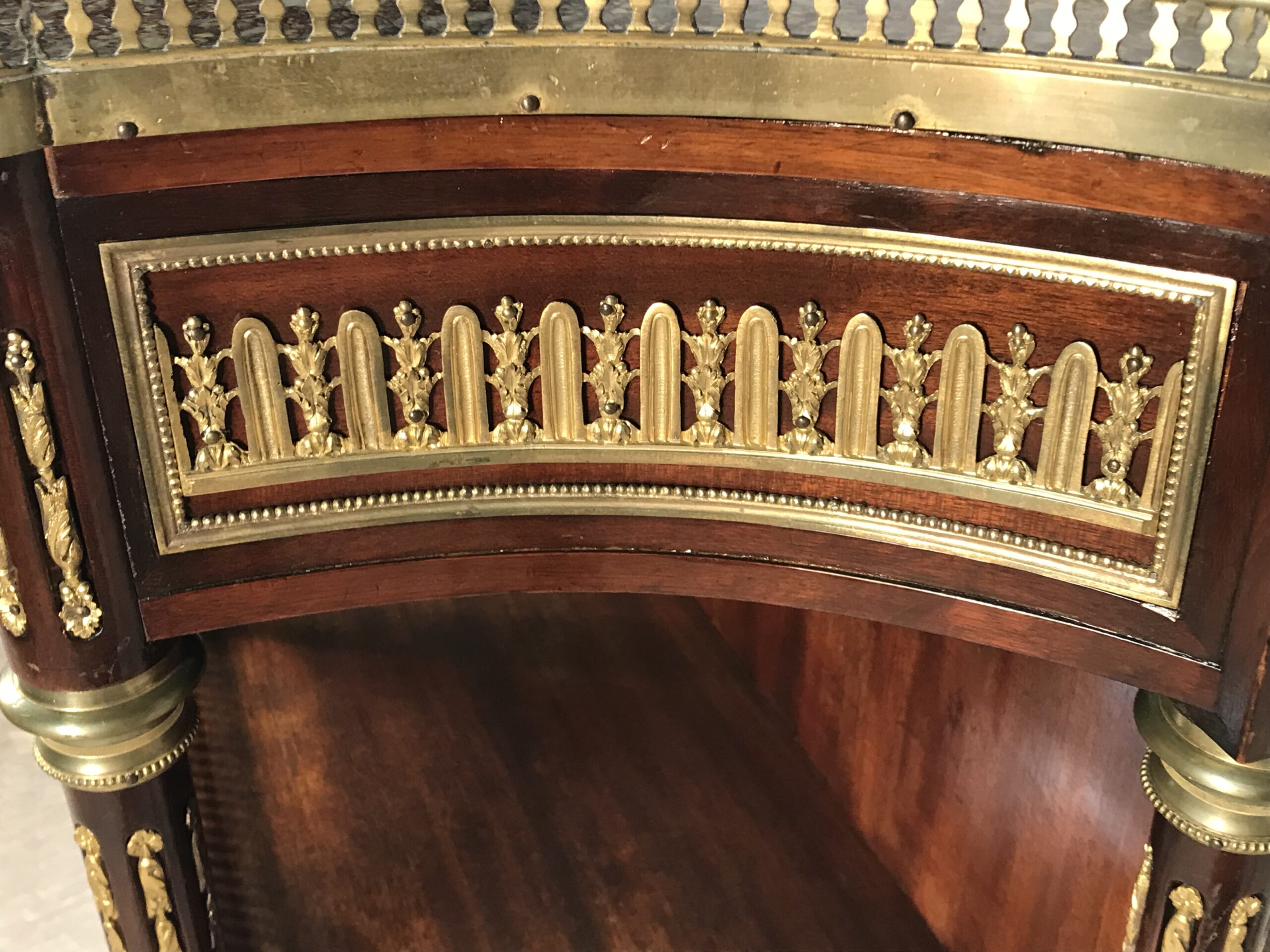 French Louis XVI Style Mahogany Étagère with Marble Top and Gilt-Bronze Mounts - Image 5