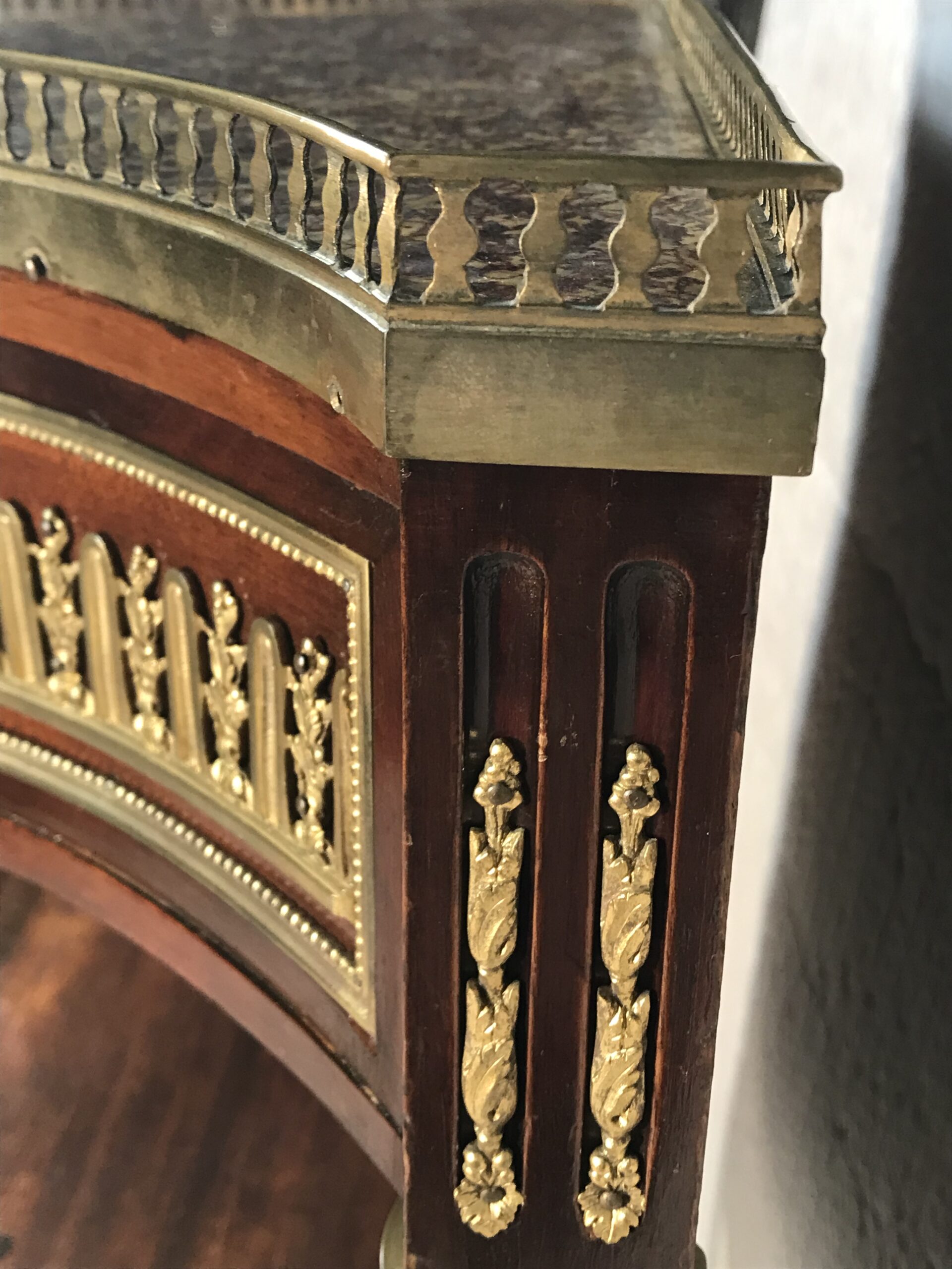 French Louis XVI Style Mahogany Étagère with Marble Top and Gilt-Bronze Mounts - Image 6
